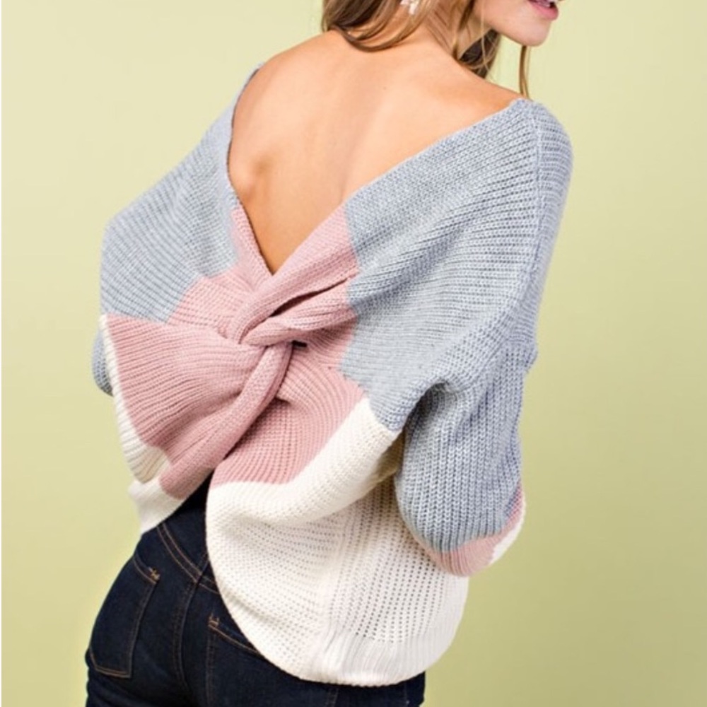 ✨ Color Block Twisted Back Sweater - Picture 2 of 5